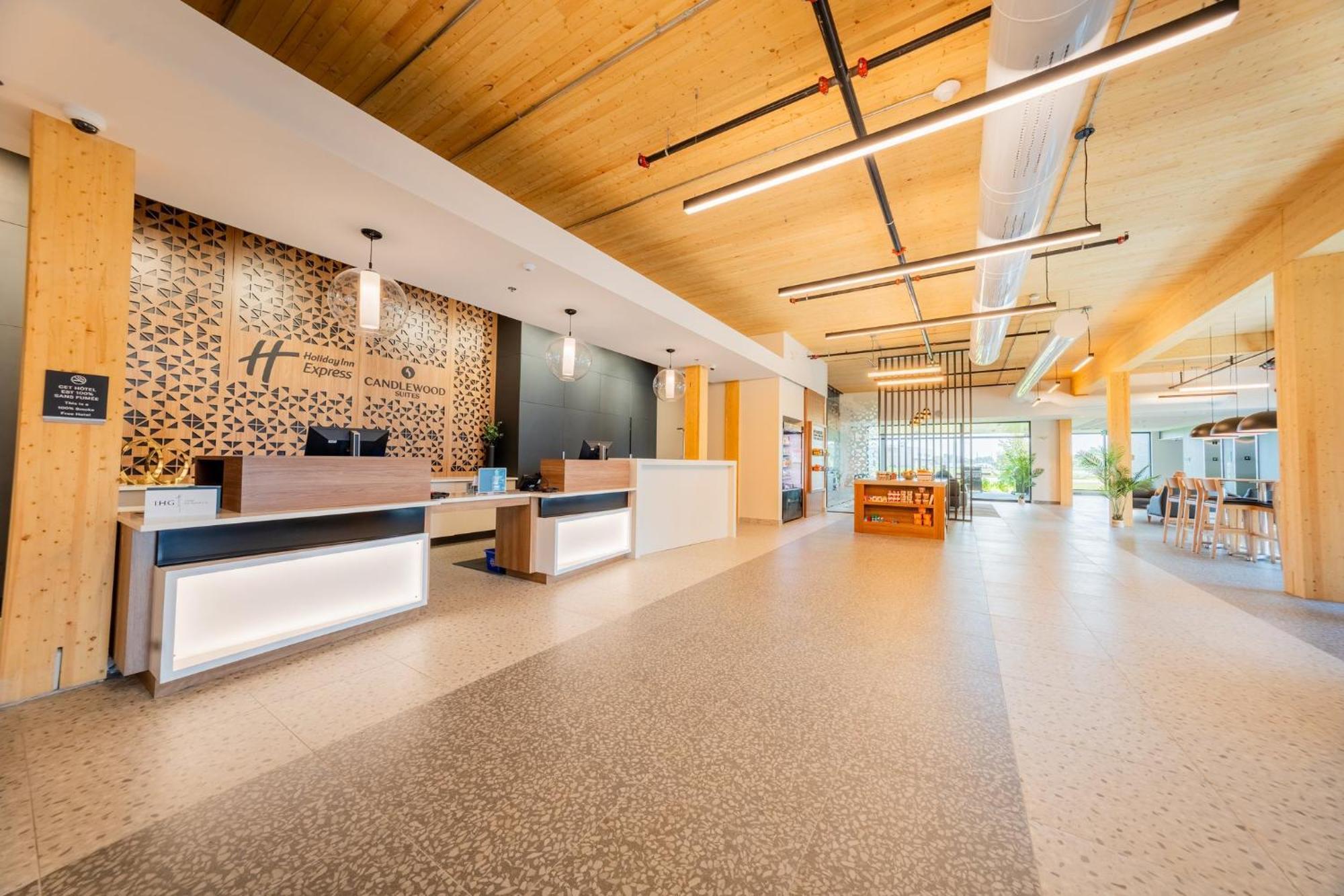 Holiday Inn Express & Suites - Trois Rivieres Ouest By Ihg Esterno foto