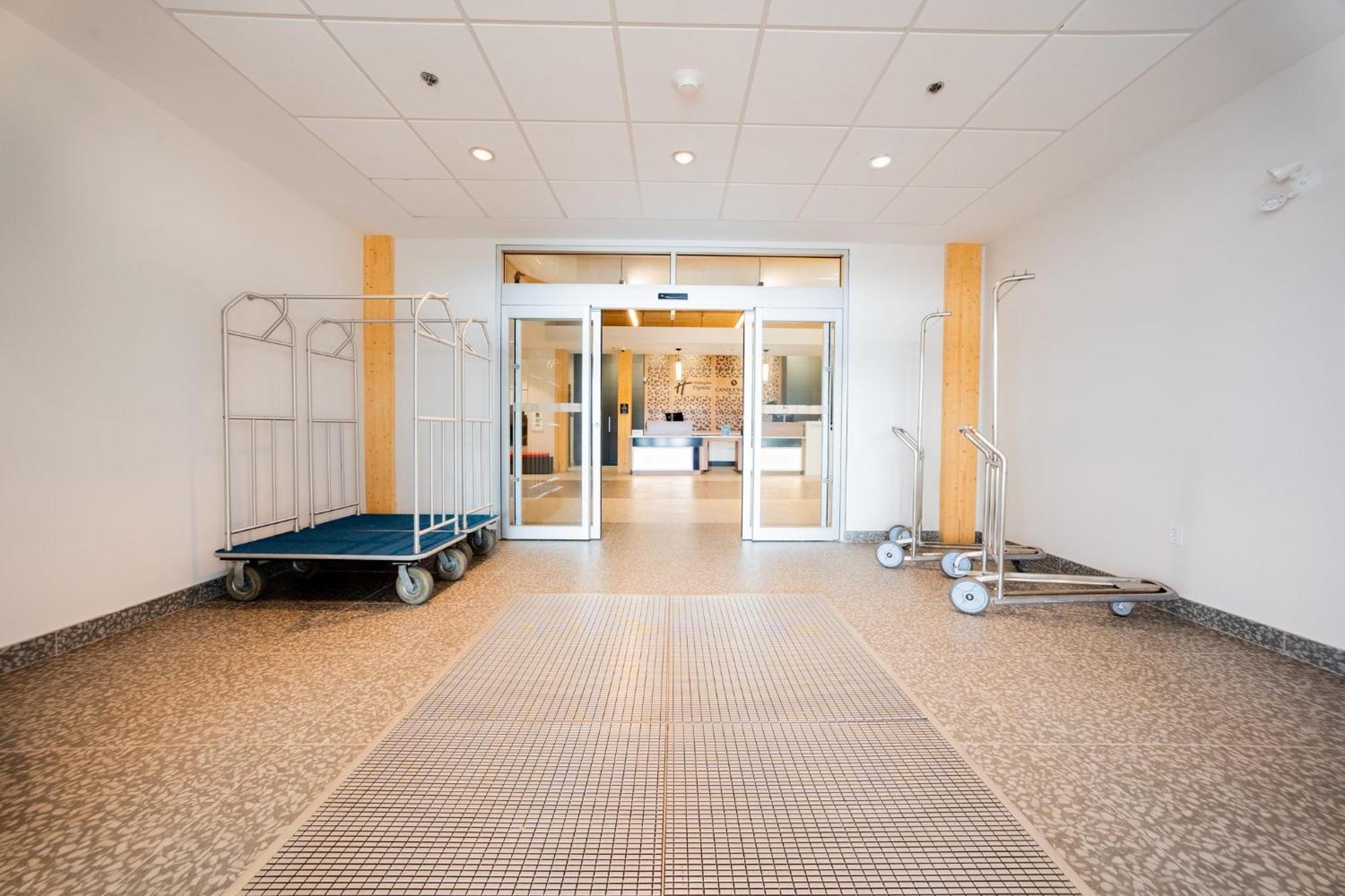Holiday Inn Express & Suites - Trois Rivieres Ouest By Ihg Esterno foto